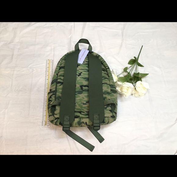 NWT Army Colors backpack ?
